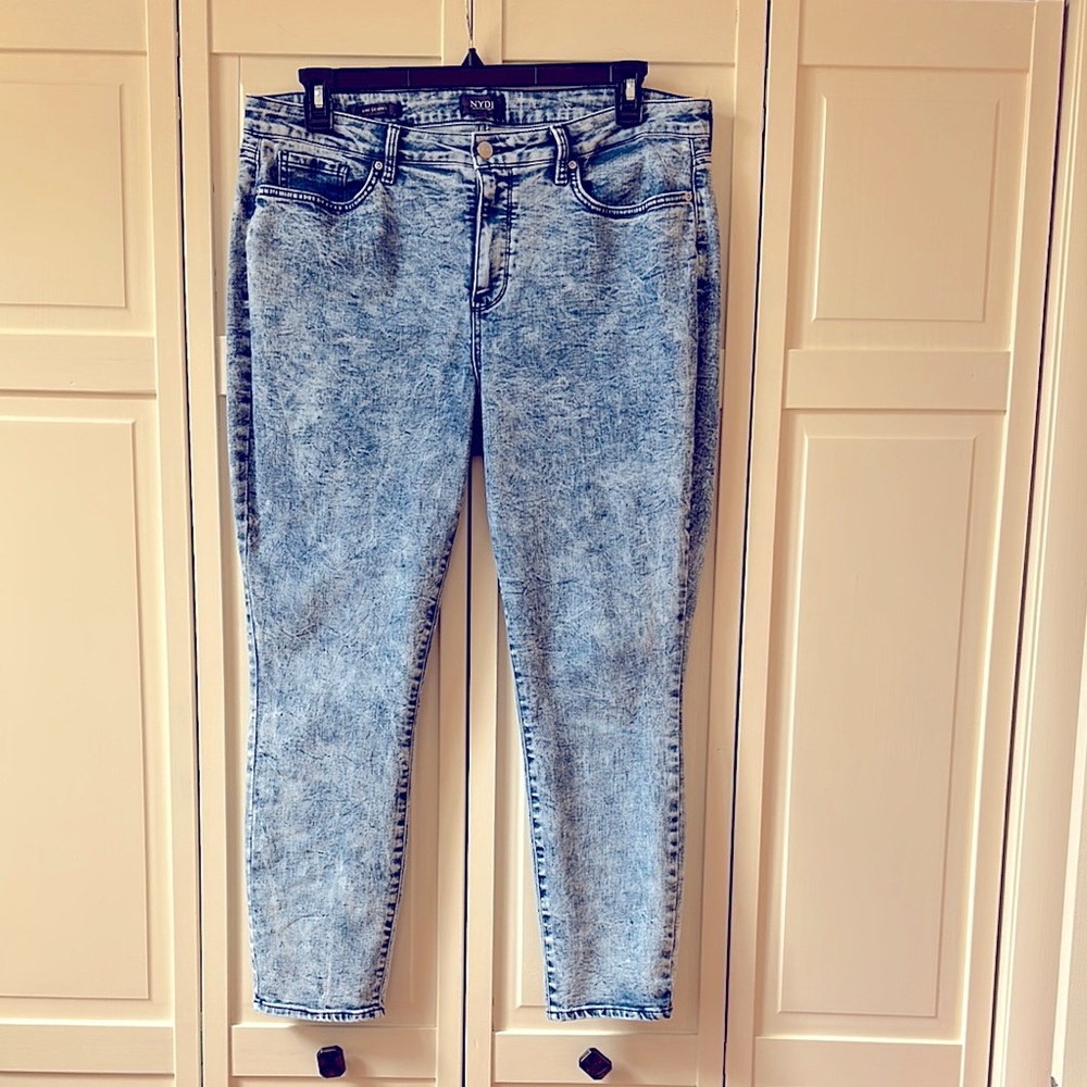 NYDJ AMI Skinny Acid Wash Cropped Jeans Summer!